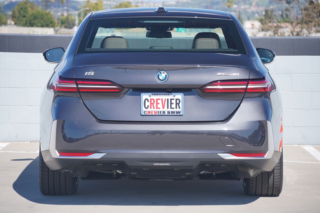 Thumbnail: 2026 BMW i5 - 6