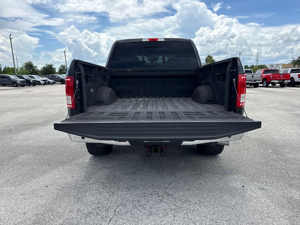 Used 2017  Ford XLT image 29
