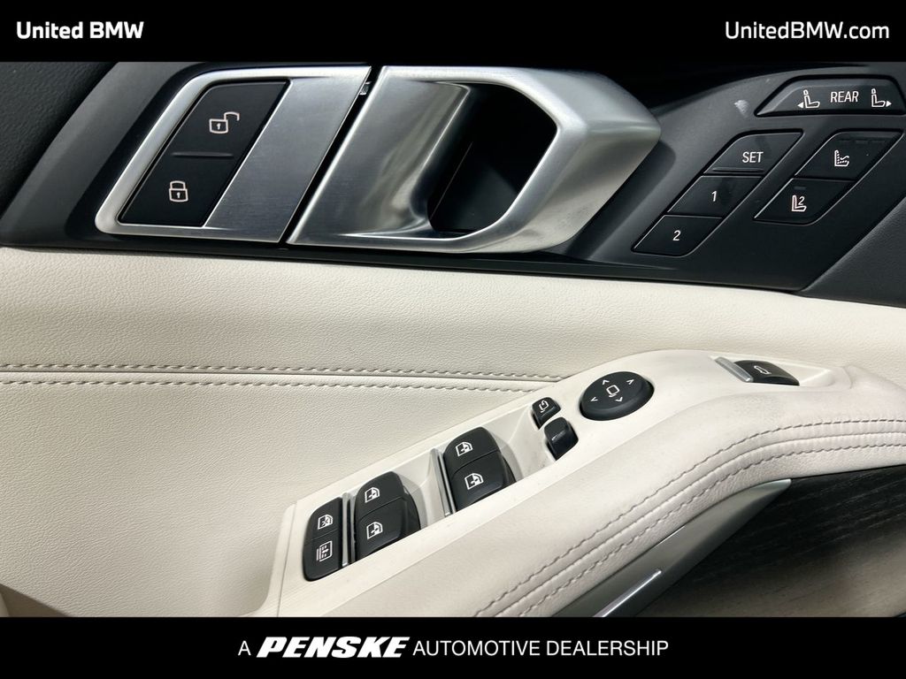 Thumbnail: 2026 BMW X7 - 11