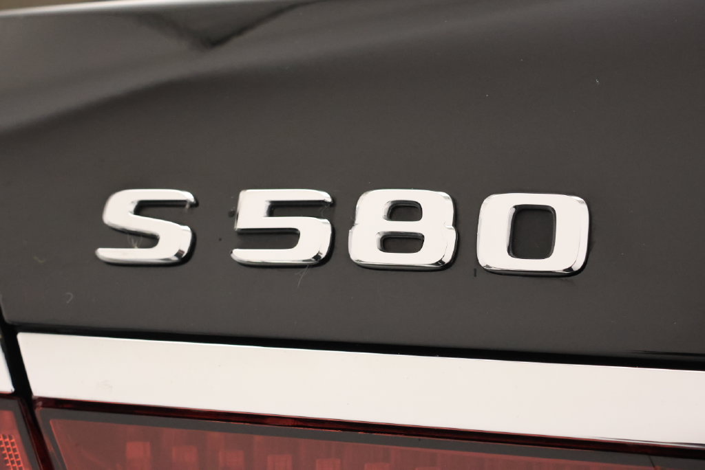 Thumbnail: 2023 Mercedes-Benz S-Class - 9