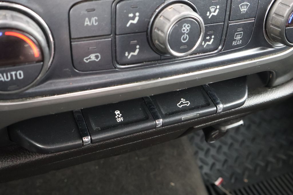 Thumbnail: 2018 Chevrolet Silverado 1500 - 27