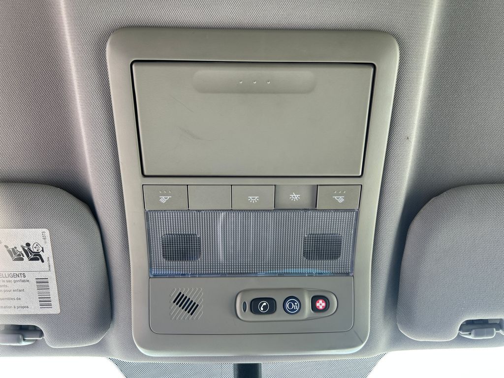 Used 2013 White Chevrolet LT image 18