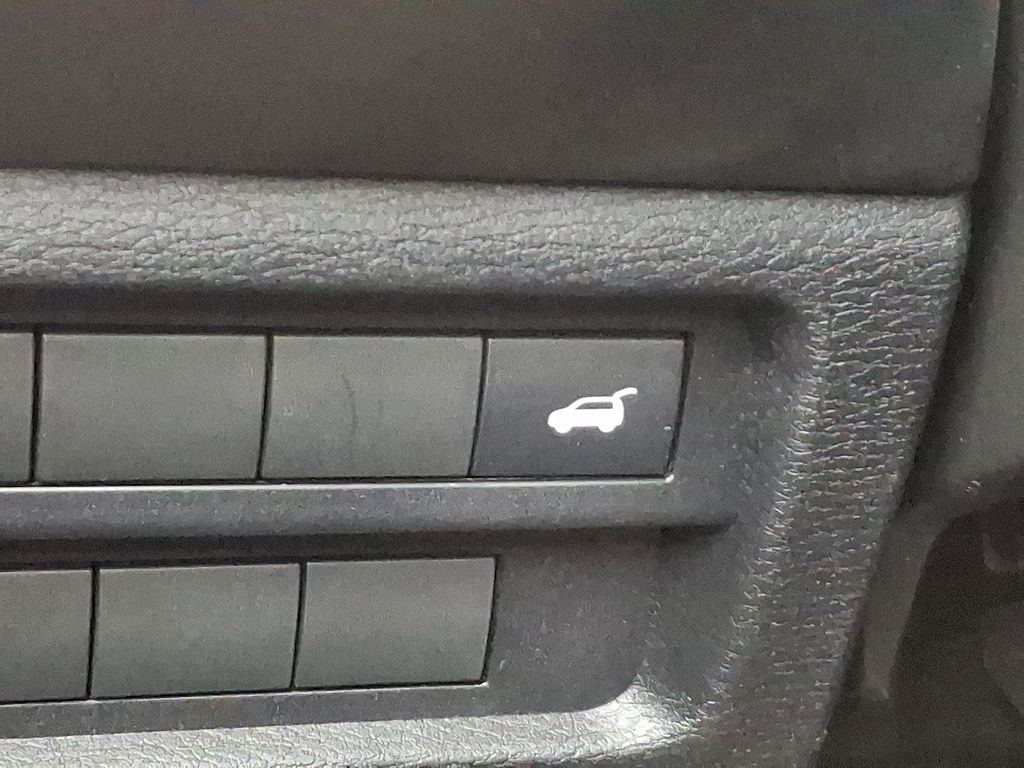 Thumbnail: 2024 Mitsubishi Outlander - 24