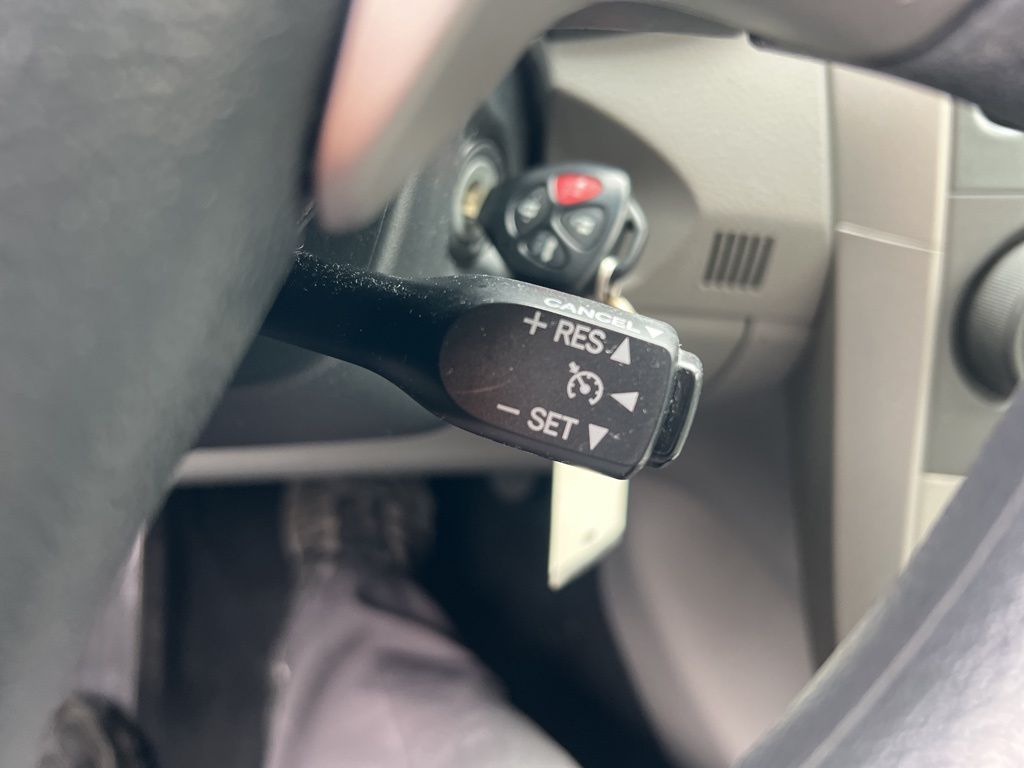 2013 Toyota Corolla L photo
