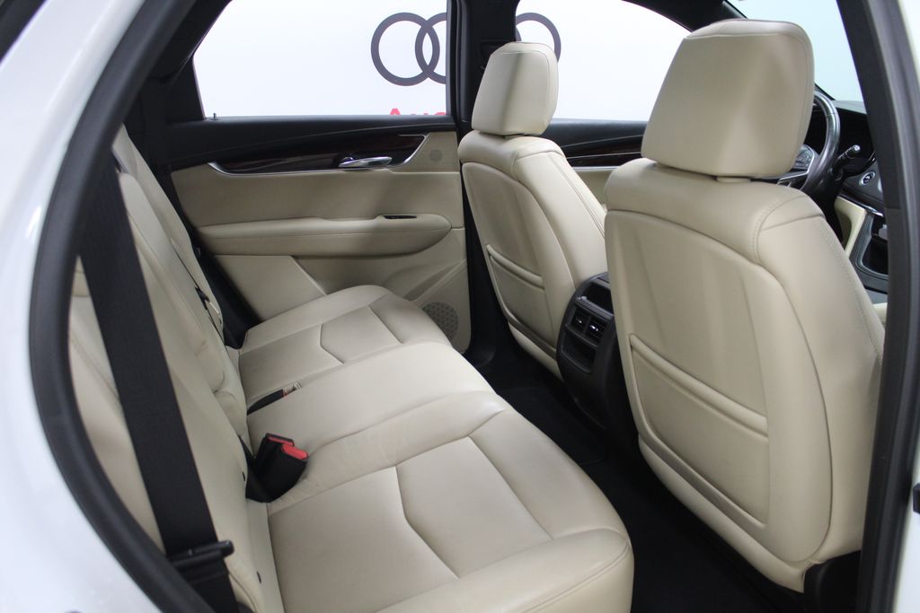 Thumbnail: 2017 Cadillac XT5 - 26