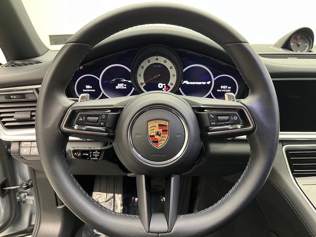 2023 Porsche Panamera 4 12