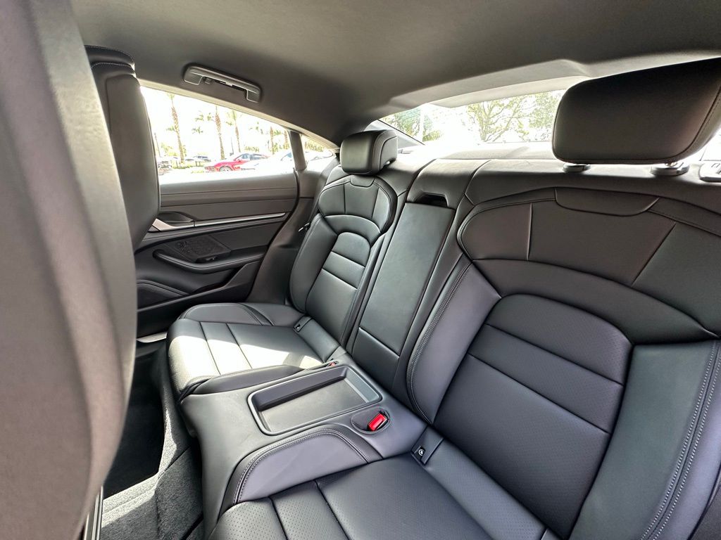 2025 Porsche Taycan  30