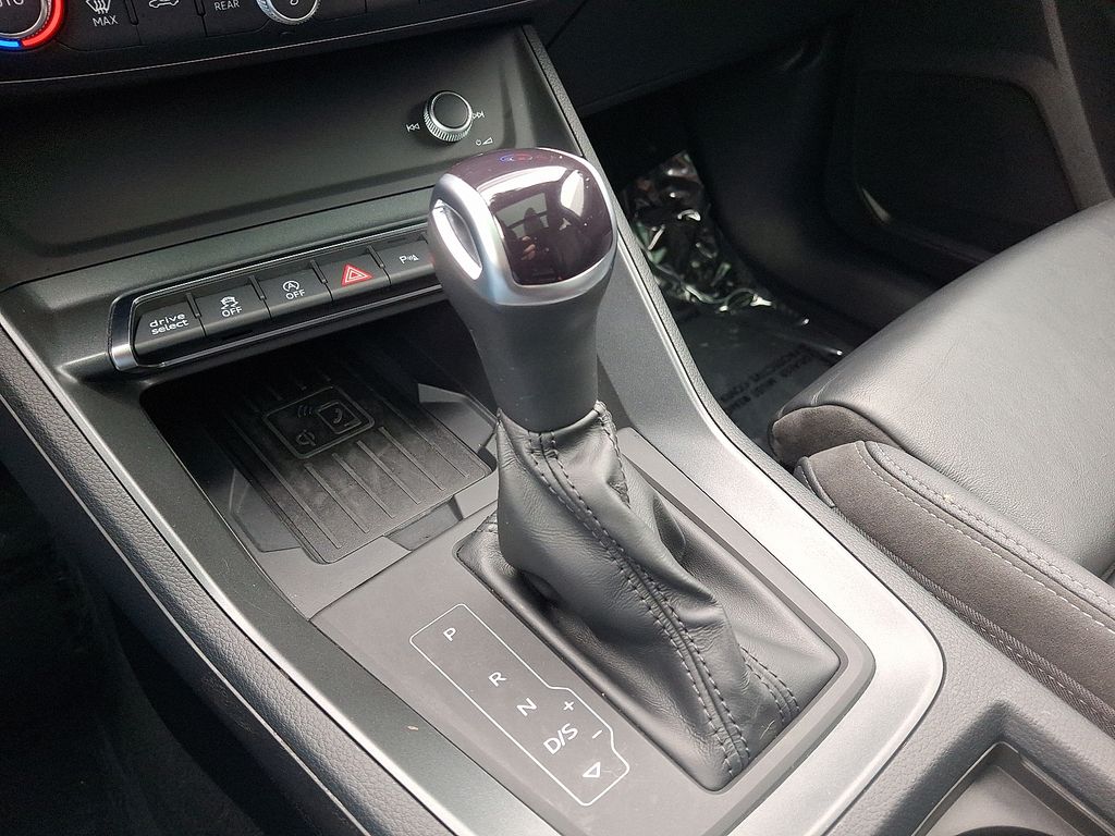 Thumbnail: 2022 Audi Q3 - 15