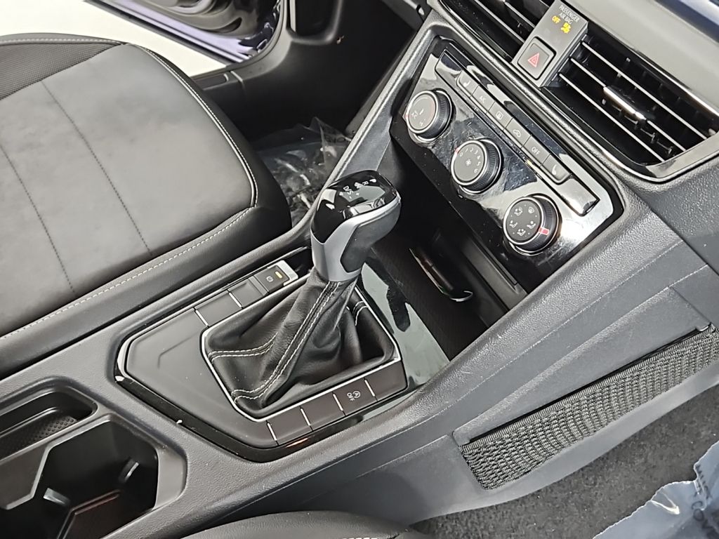 Thumbnail: 2023 Volkswagen Taos - 15