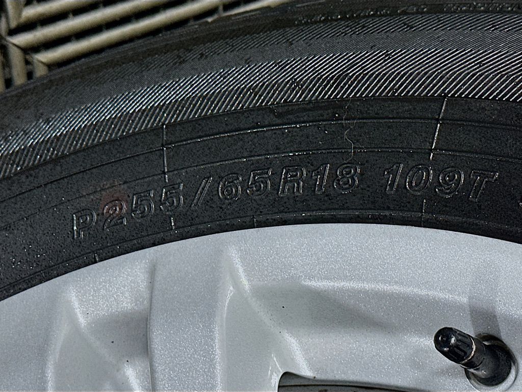 Used 2023 Gray Ford XLT image 33