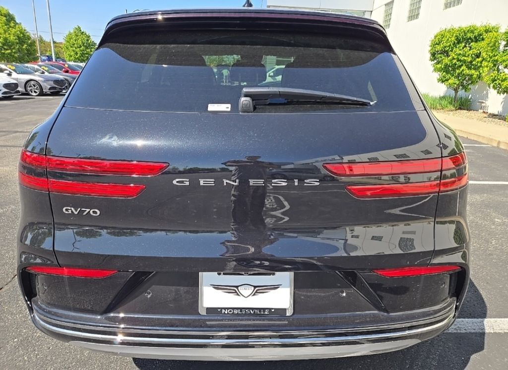 2026 Genesis GV70 Advanced 7