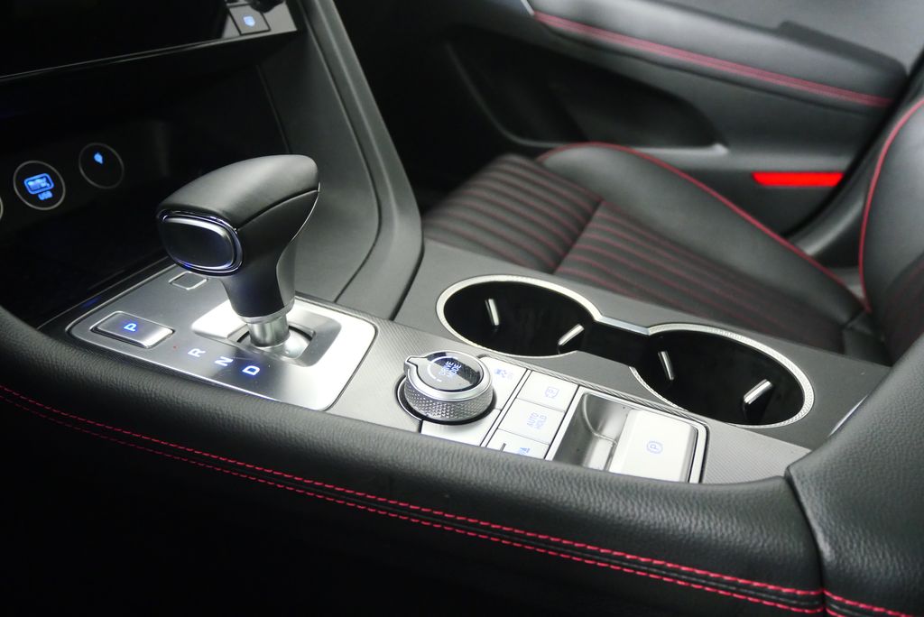 Thumbnail: 2024 Genesis G70 - 25