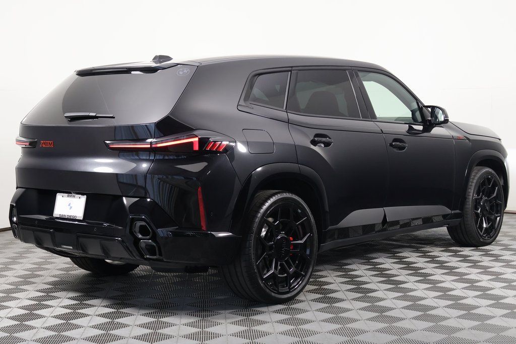 Thumbnail: 2026 BMW XM - 2