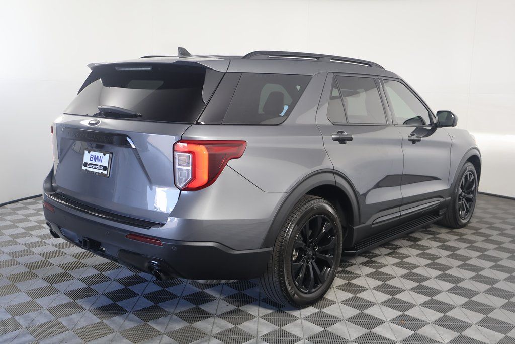 Thumbnail: 2022 Ford Explorer - 4