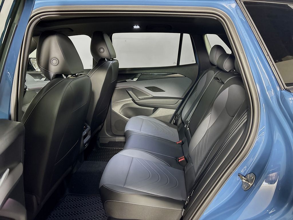 2025 Volkswagen Tiguan 2.0T SE R-Line Black