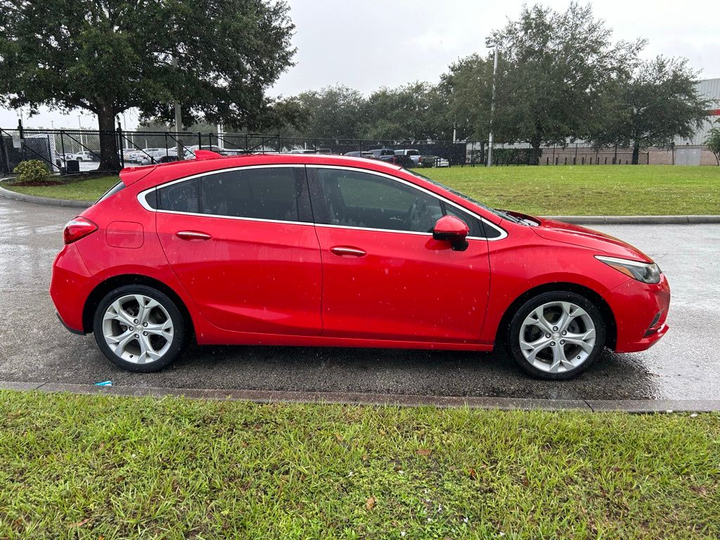 Thumbnail: 2017 Chevrolet Cruze - 6