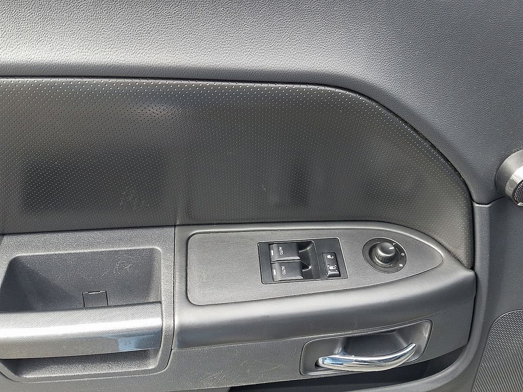 Thumbnail: 2009 Dodge Challenger - 12