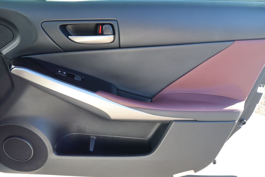 Thumbnail: 2017 Lexus IS - 24