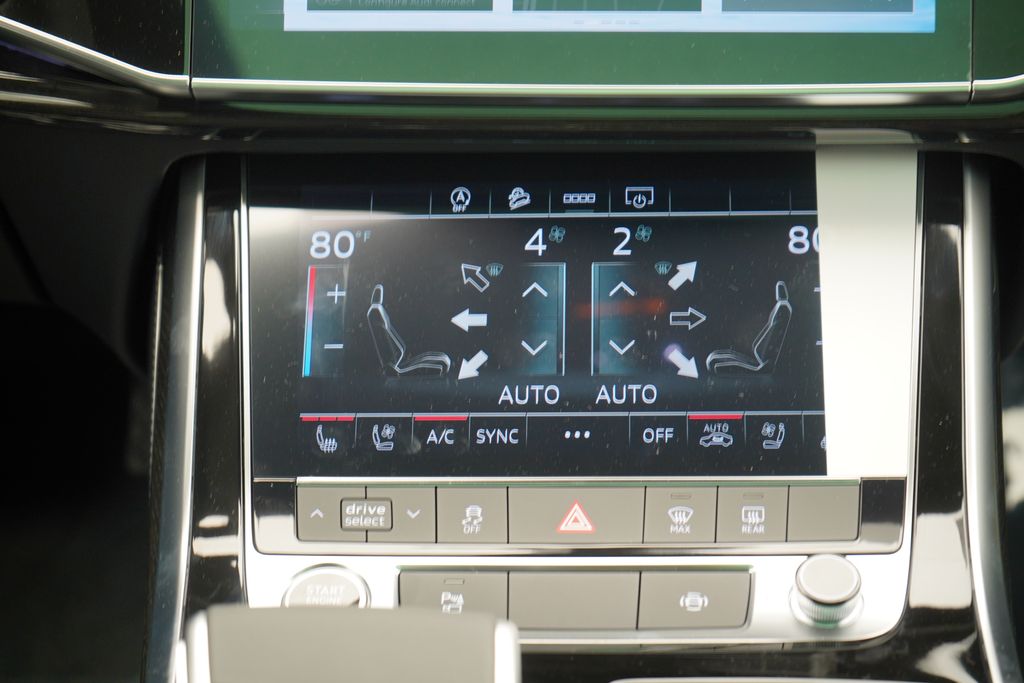 Thumbnail: 2025 Audi Q8 - 16