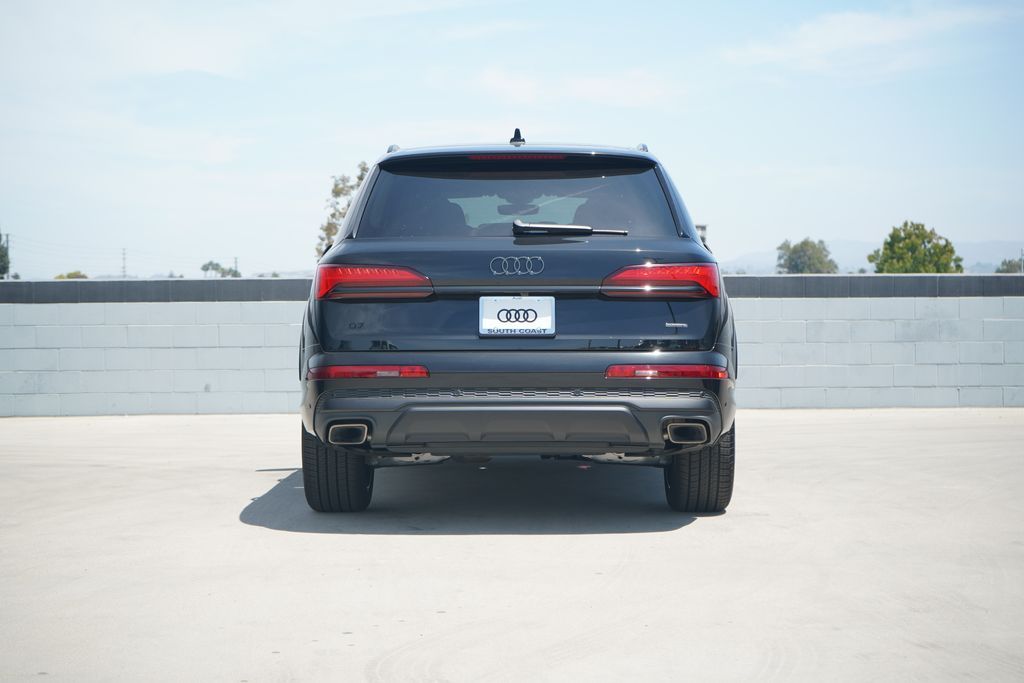 Thumbnail: 2026 Audi Q7 - 4