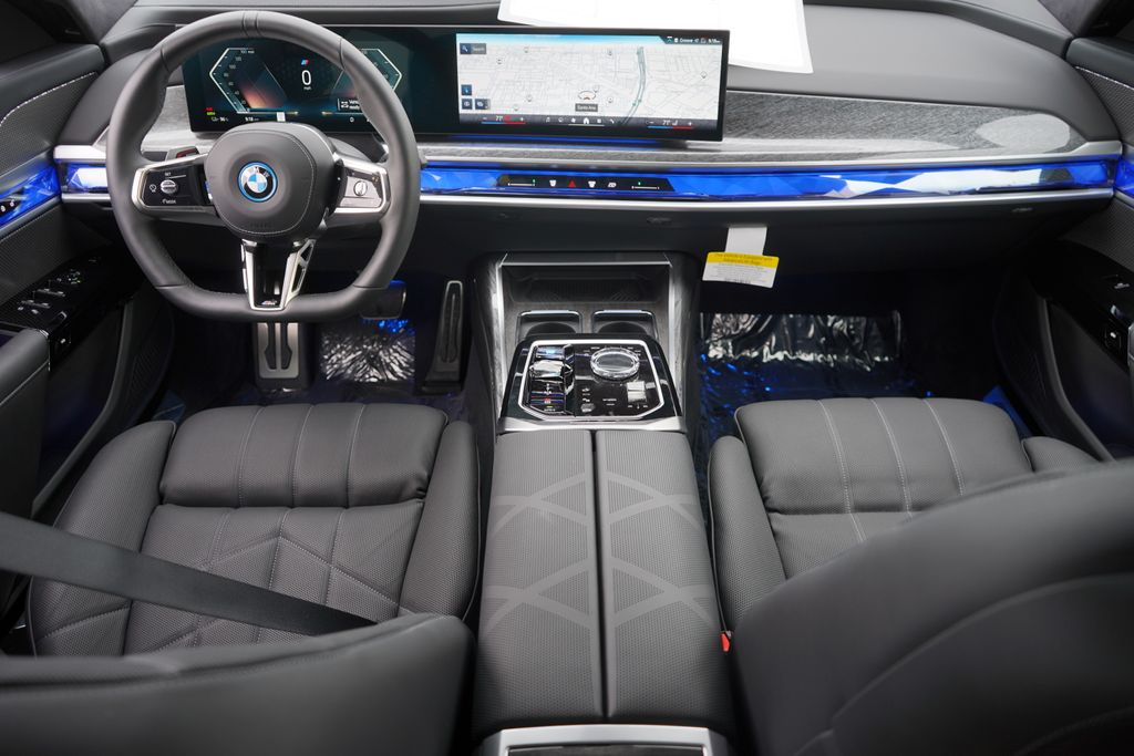 2024 BMW i7 xDrive60 13