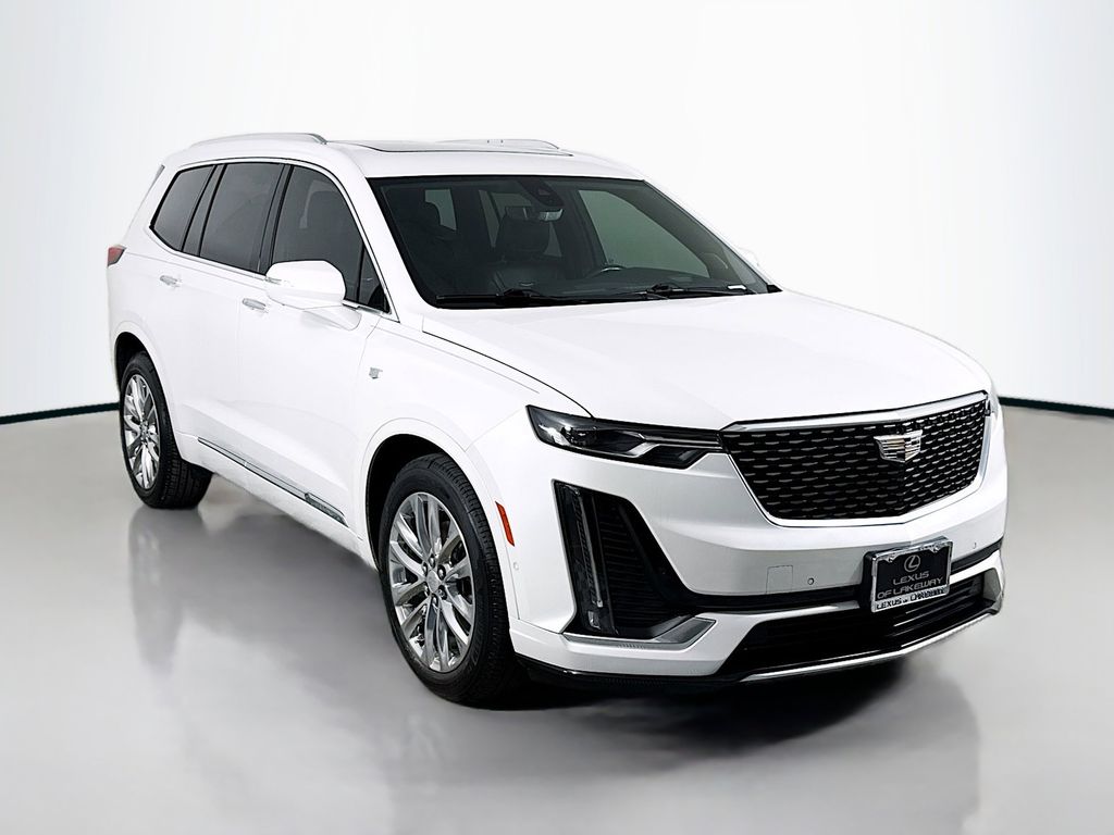 Thumbnail: 2021 Cadillac XT6 - 3