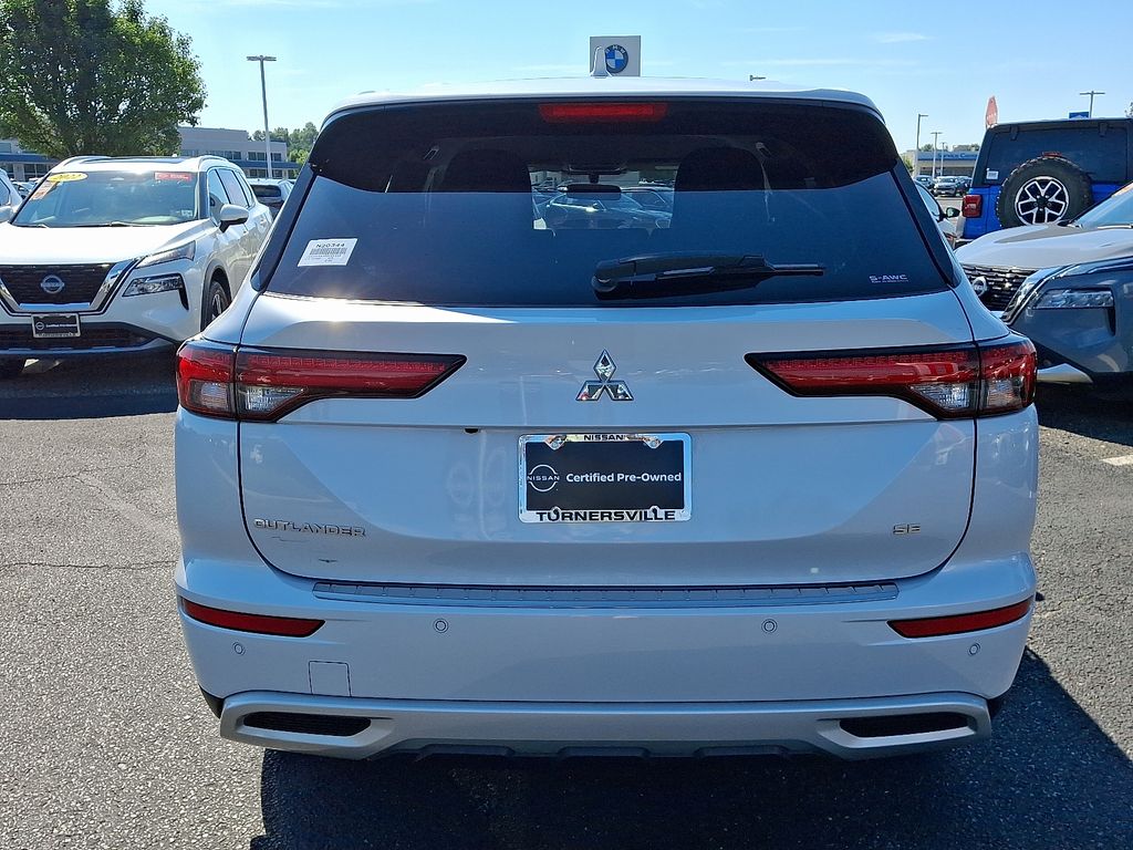 Thumbnail: 2023 Mitsubishi Outlander - 5