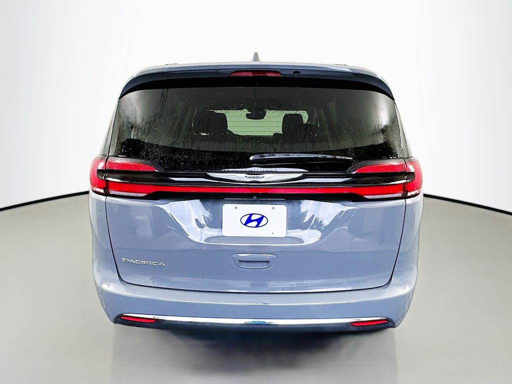 Thumbnail: 2022 Chrysler Pacifica - 6