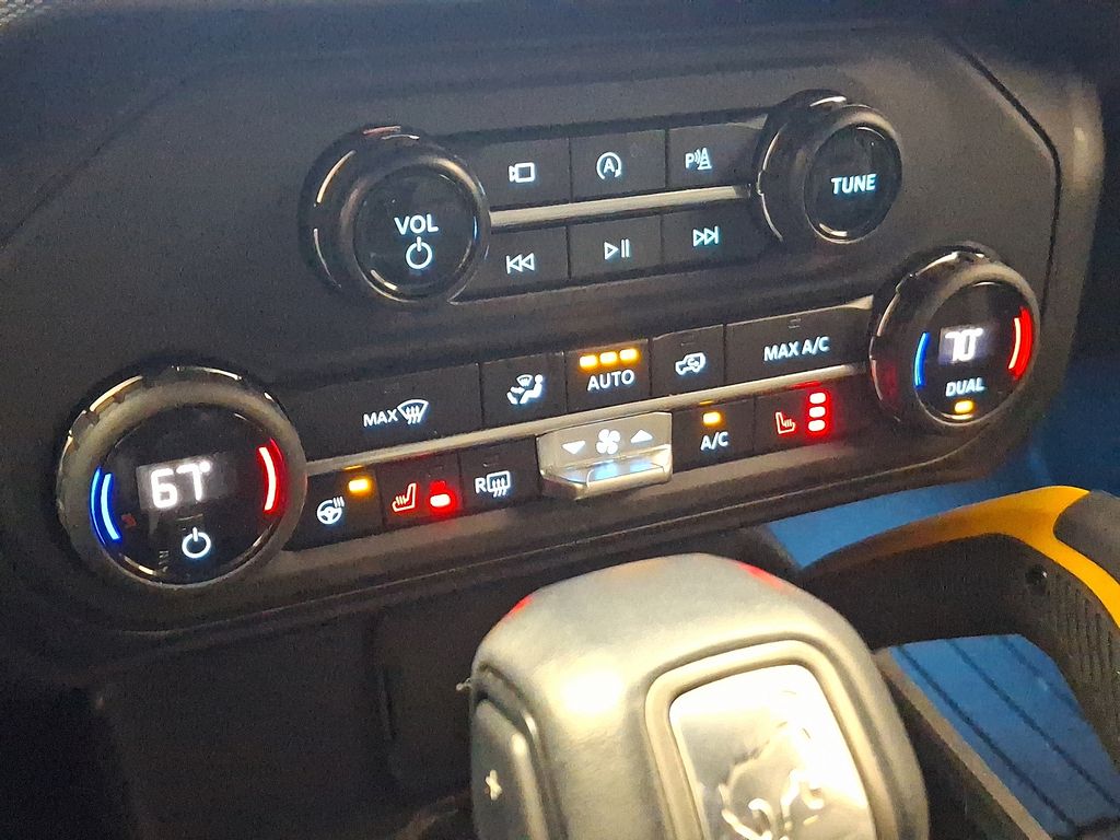 Thumbnail: 2024 Ford Bronco - 15