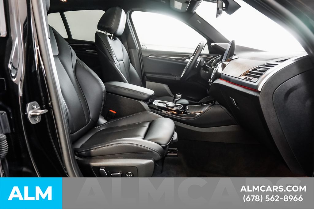 Used 2025 Black BMW xDrive30i image 19