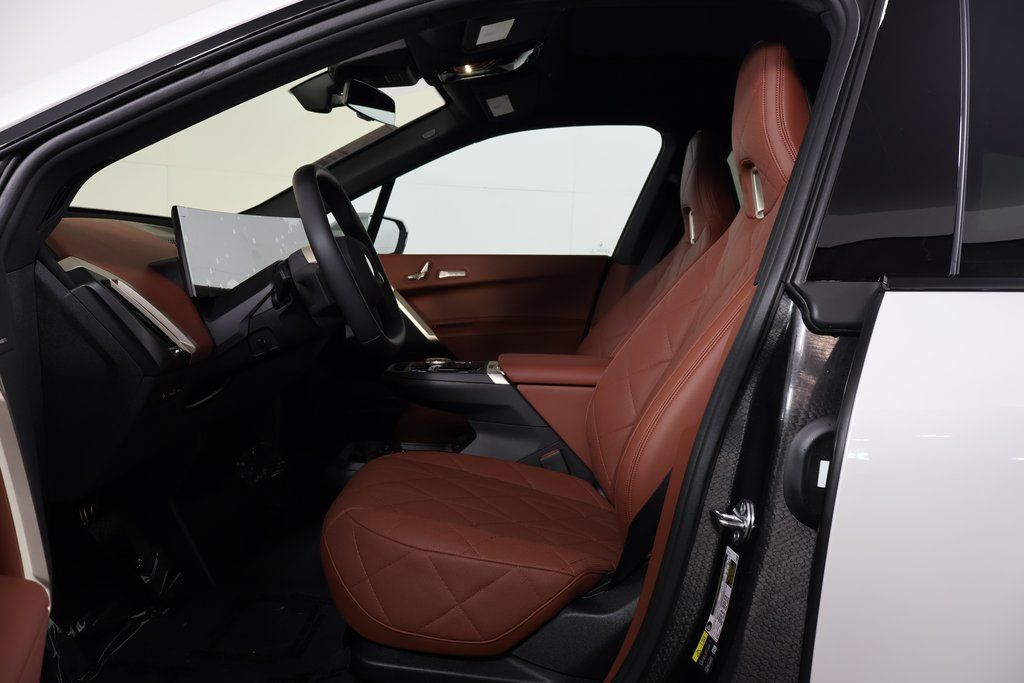 Thumbnail: 2026 BMW iX - 5