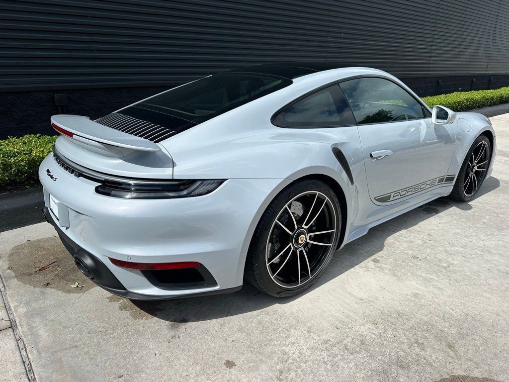 Thumbnail: 2025 Porsche 911 - 9