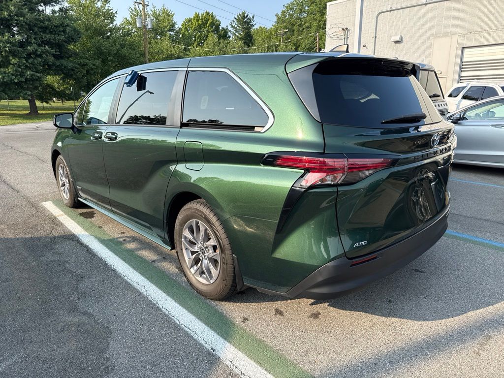 2021 Toyota Sienna — photo 6
