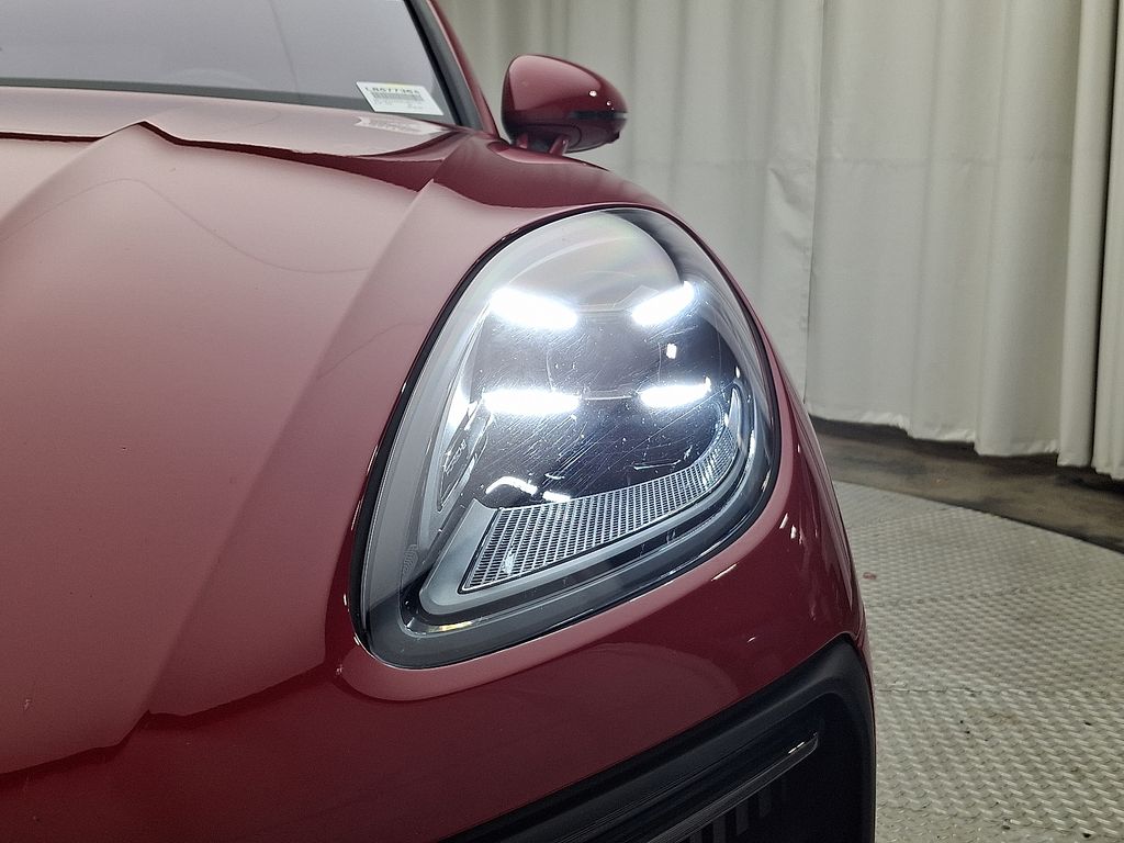 Thumbnail: 2024 Porsche Macan - 9