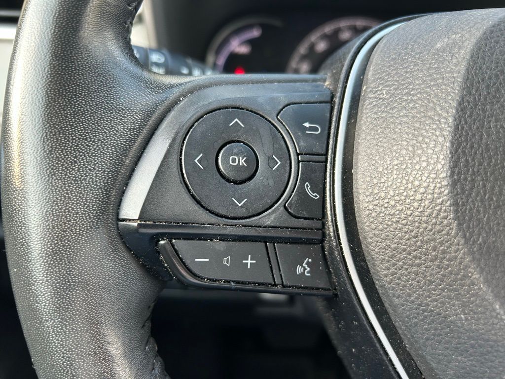 Thumbnail: 2023 Toyota RAV4 - 21