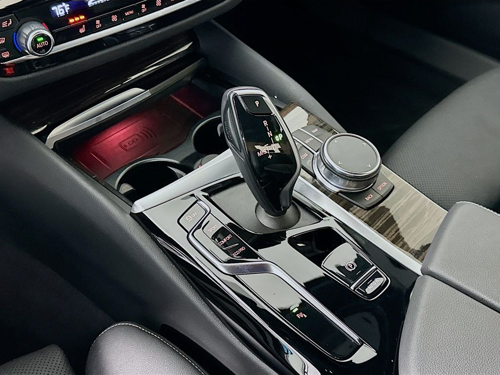 Thumbnail: 2023 BMW 5 Series - 17