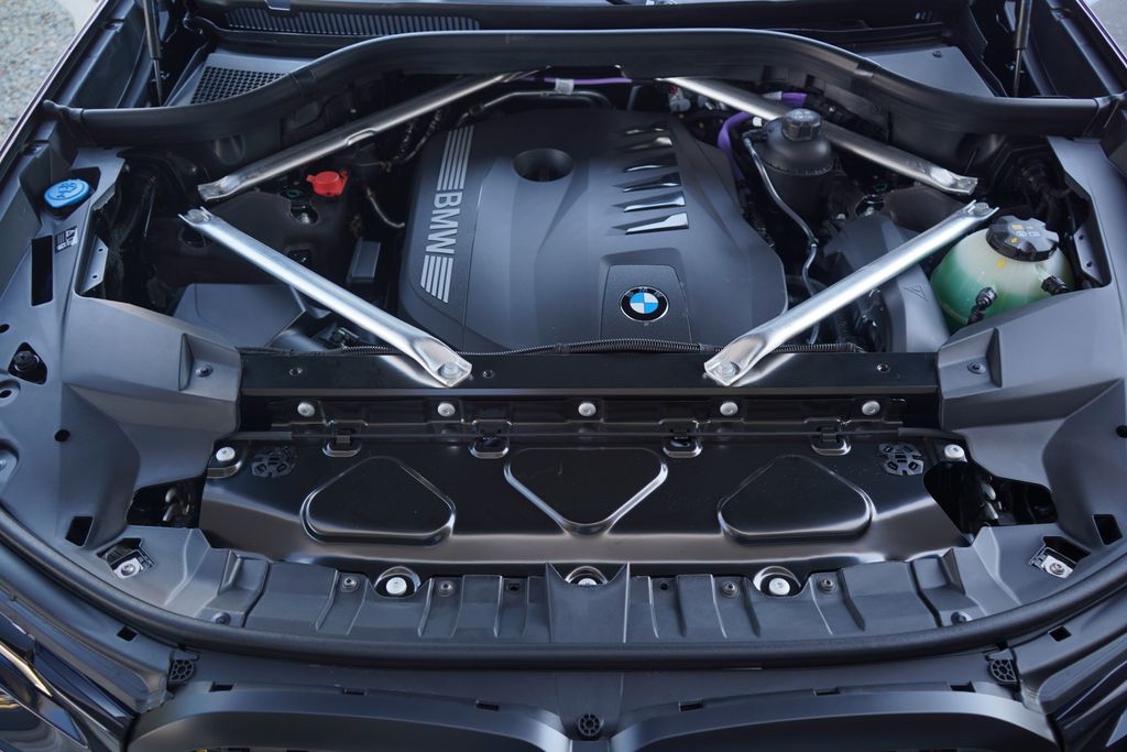 Thumbnail: 2026 BMW X7 - 21