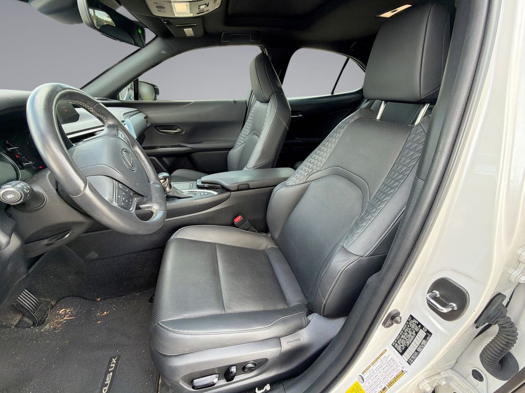 Thumbnail: 2021 Lexus UX - 30