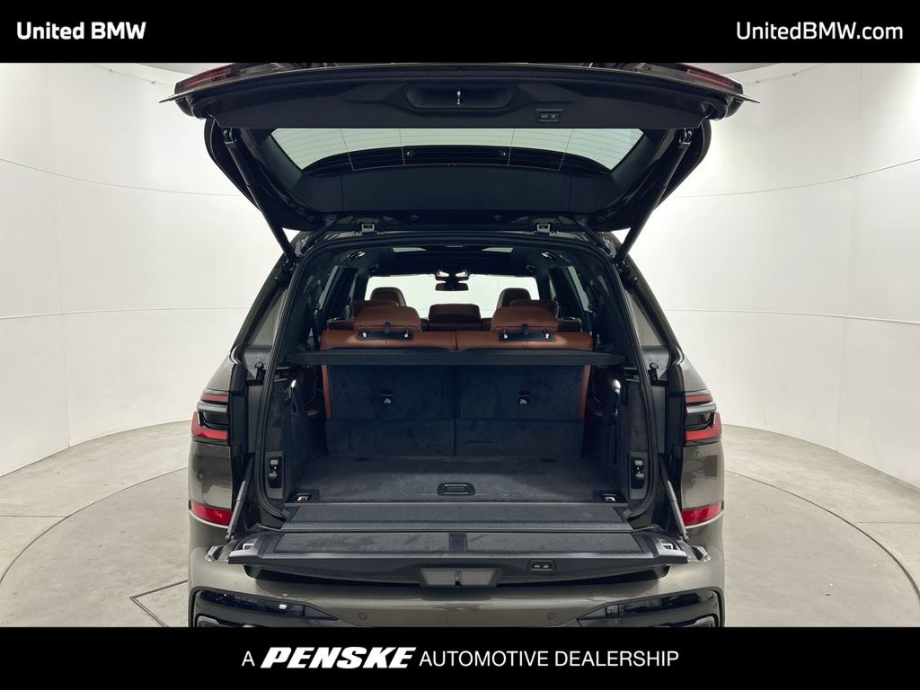 Thumbnail: 2026 BMW X7 - 22