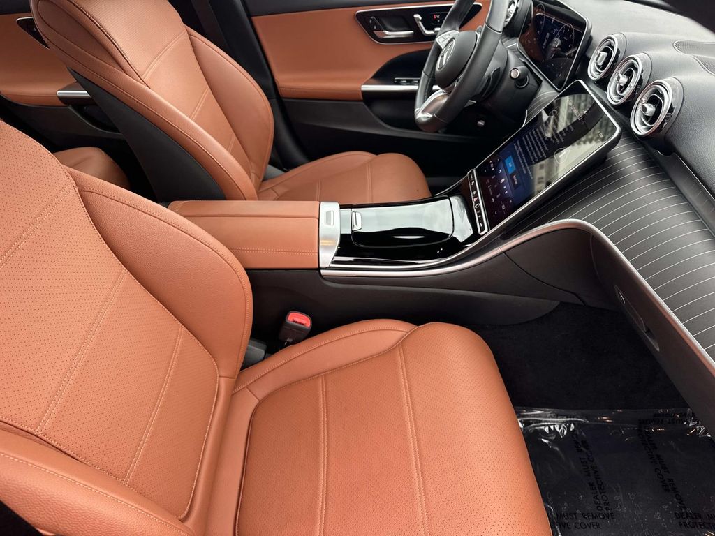 Thumbnail: 2025 Mercedes-Benz C-Class - 20