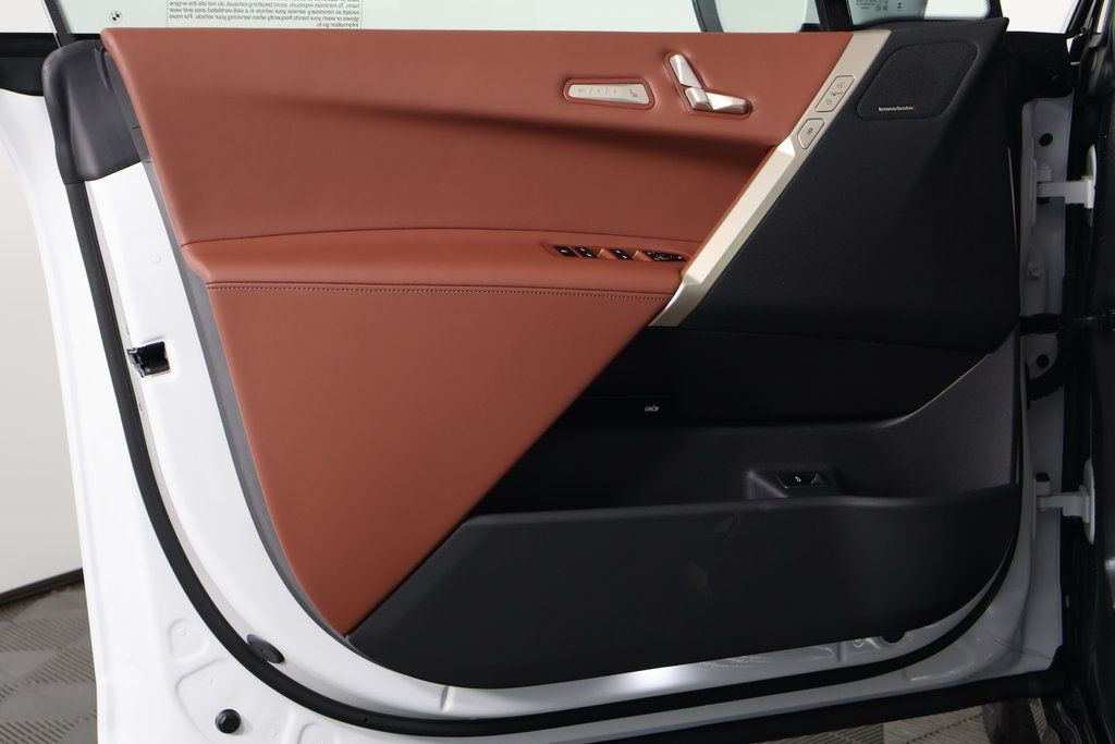 Thumbnail: 2026 BMW iX - 7