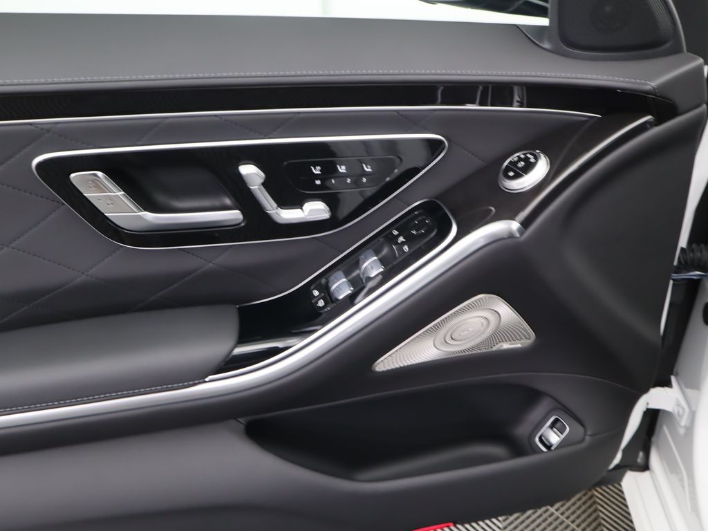 Thumbnail: 2025 Mercedes-Benz S-Class - 25