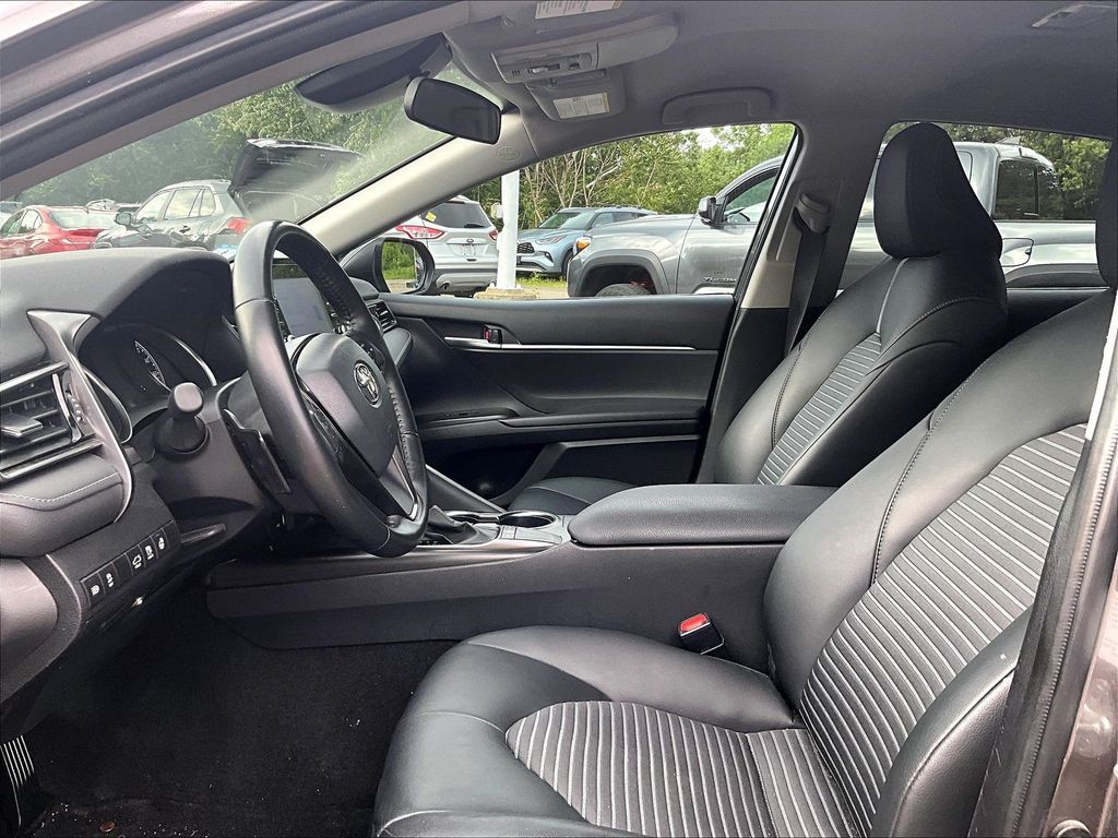 2023 Toyota Camry — photo 4