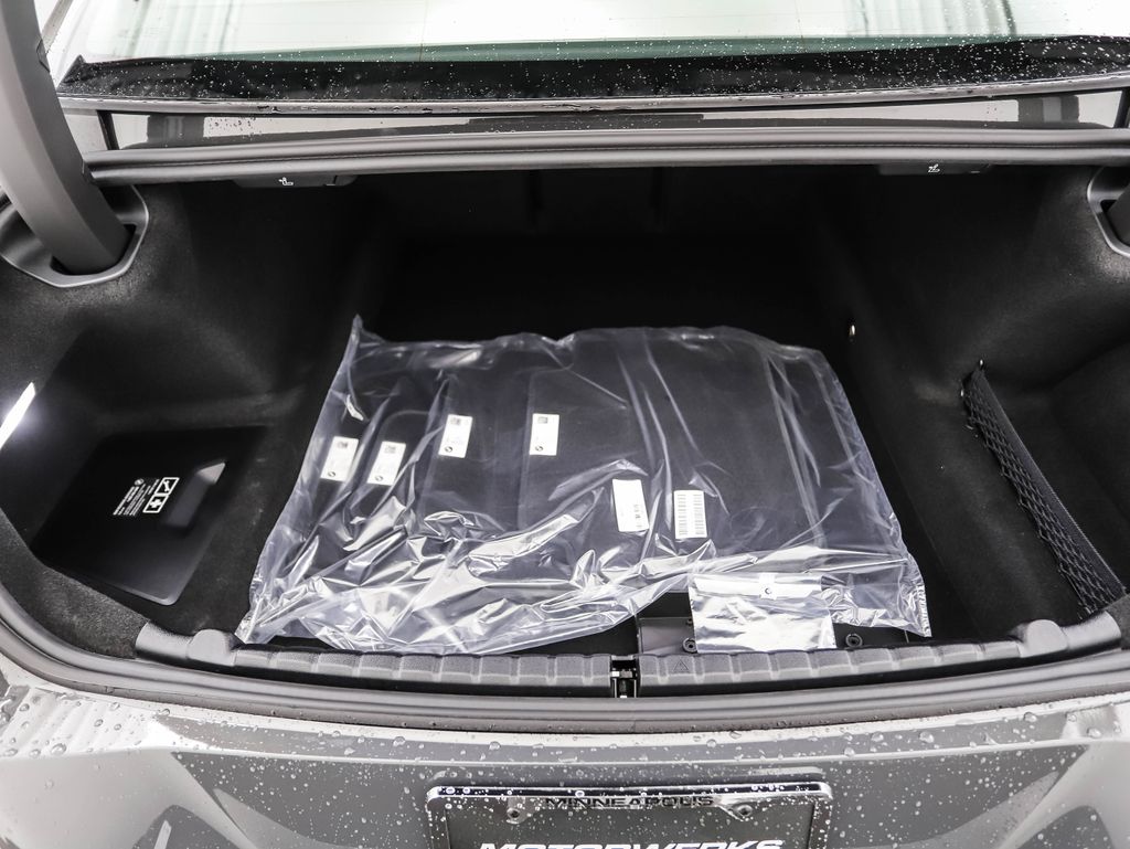 Thumbnail: 2026 BMW 8 Series - 23