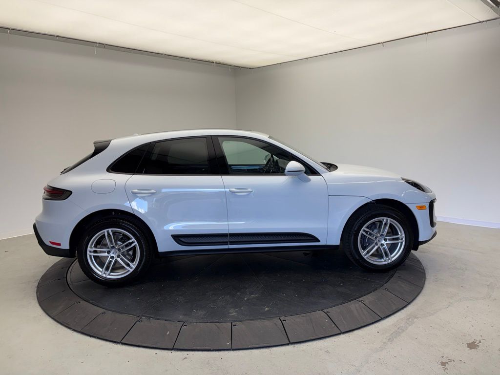 Thumbnail: 2026 Porsche Macan - 8