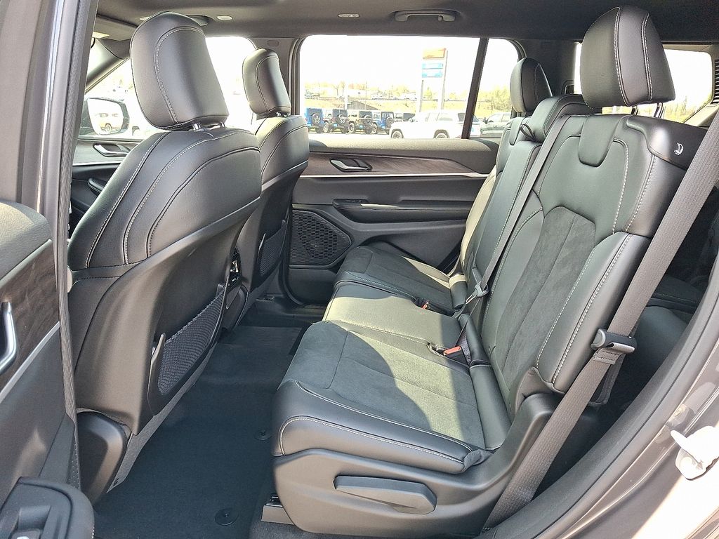 2026 Jeep Grand Cherokee L — photo 6