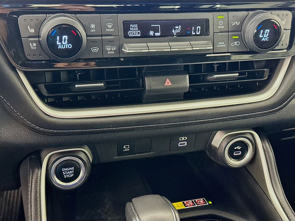 Thumbnail: 2024 Toyota Grand Highlander - 16