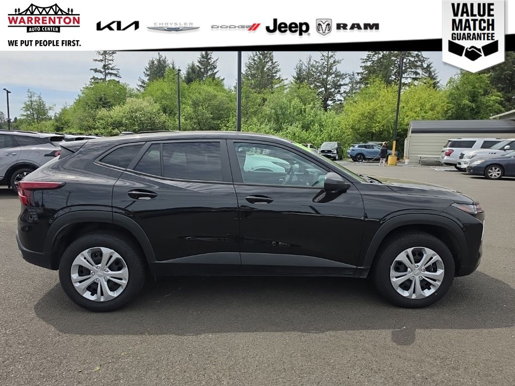 View vehicle photo 5