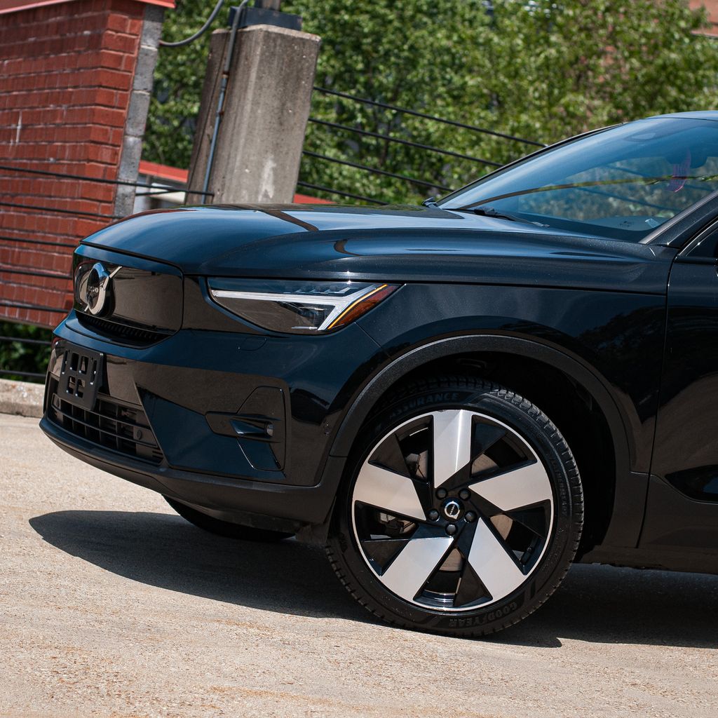 Used 2023 Volvo C40 Ultimate with VIN YV4ED3GM9P2055059 for sale in Bethesda, MD