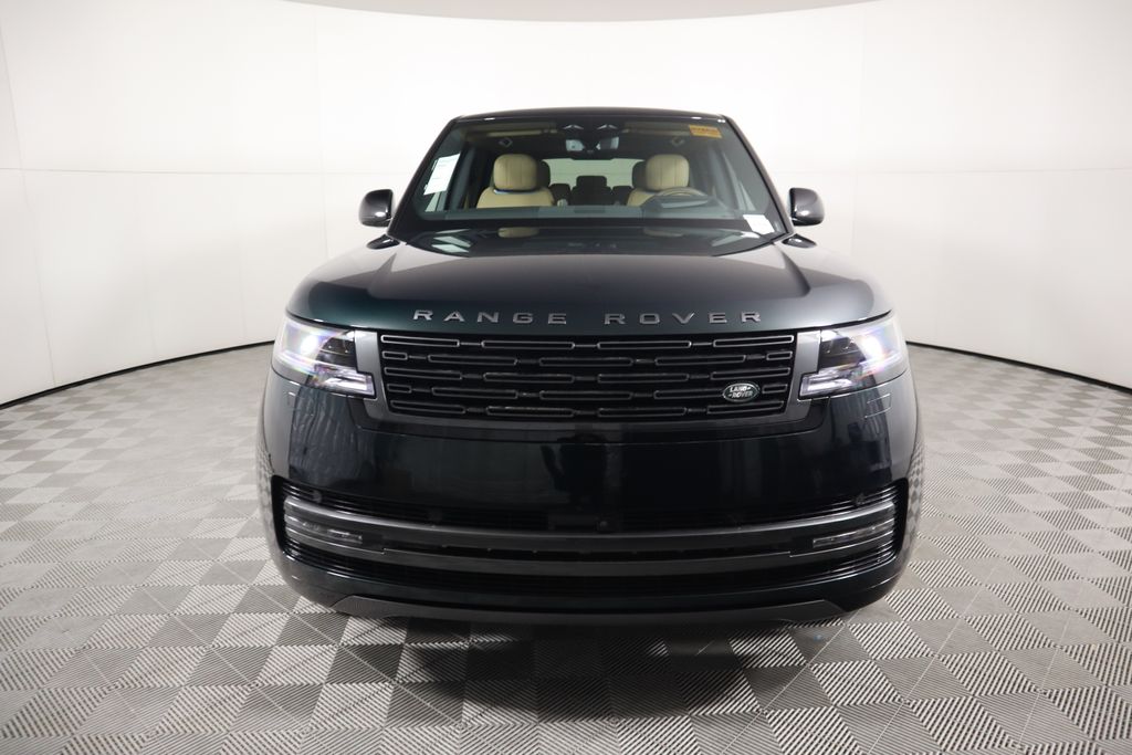 2025 Land Rover Range Rover SE 2